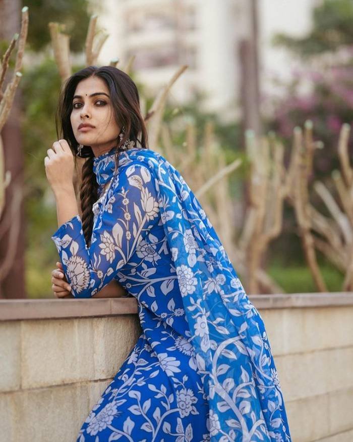 divi vadthya_teluguvox7